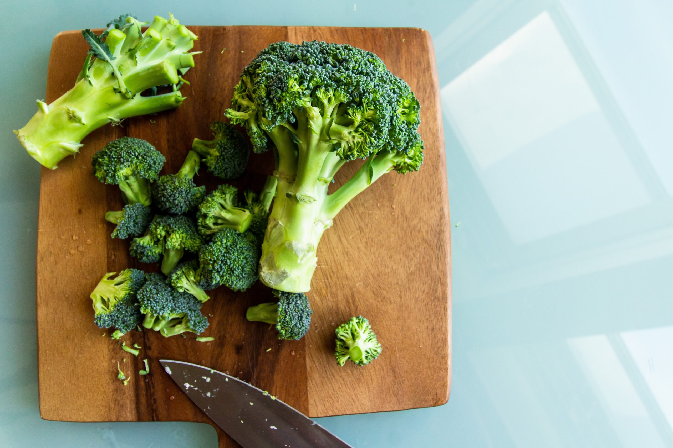 Vitamin K: What Is, Deficiency, Food Sources, and Dosage