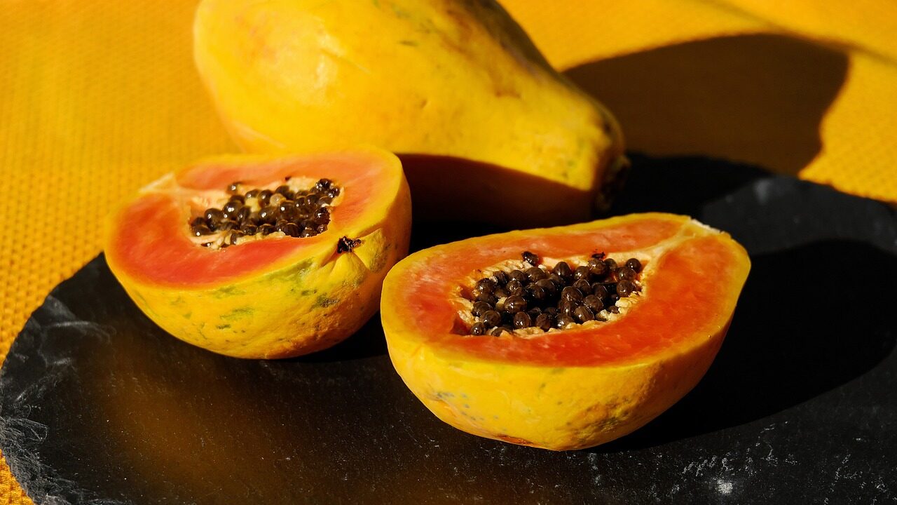 Papaya: What Is, Taste, Health Properties, and Recipes