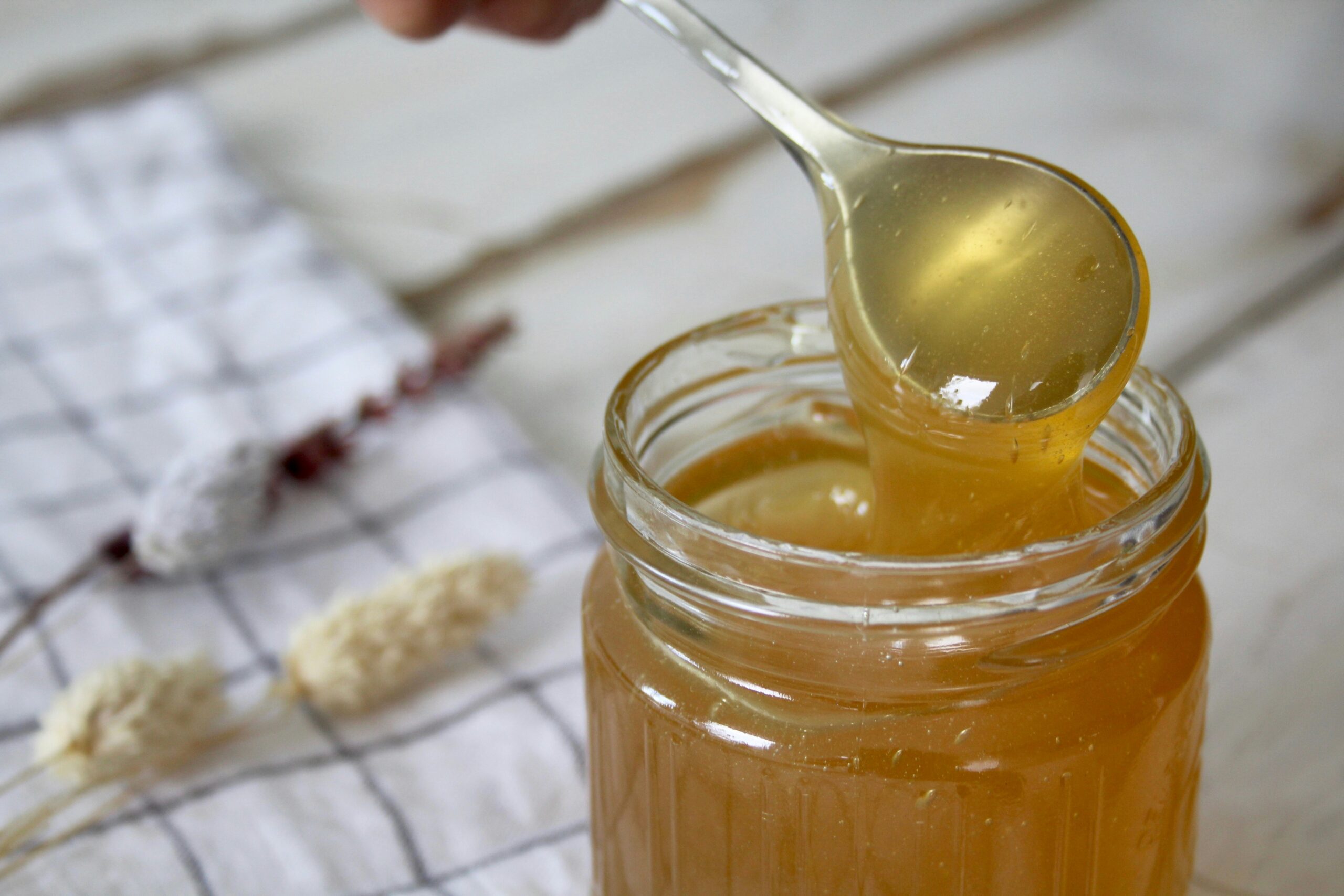 Honey: What Is, Nutritional Value, Health Benefits, Uses, and More