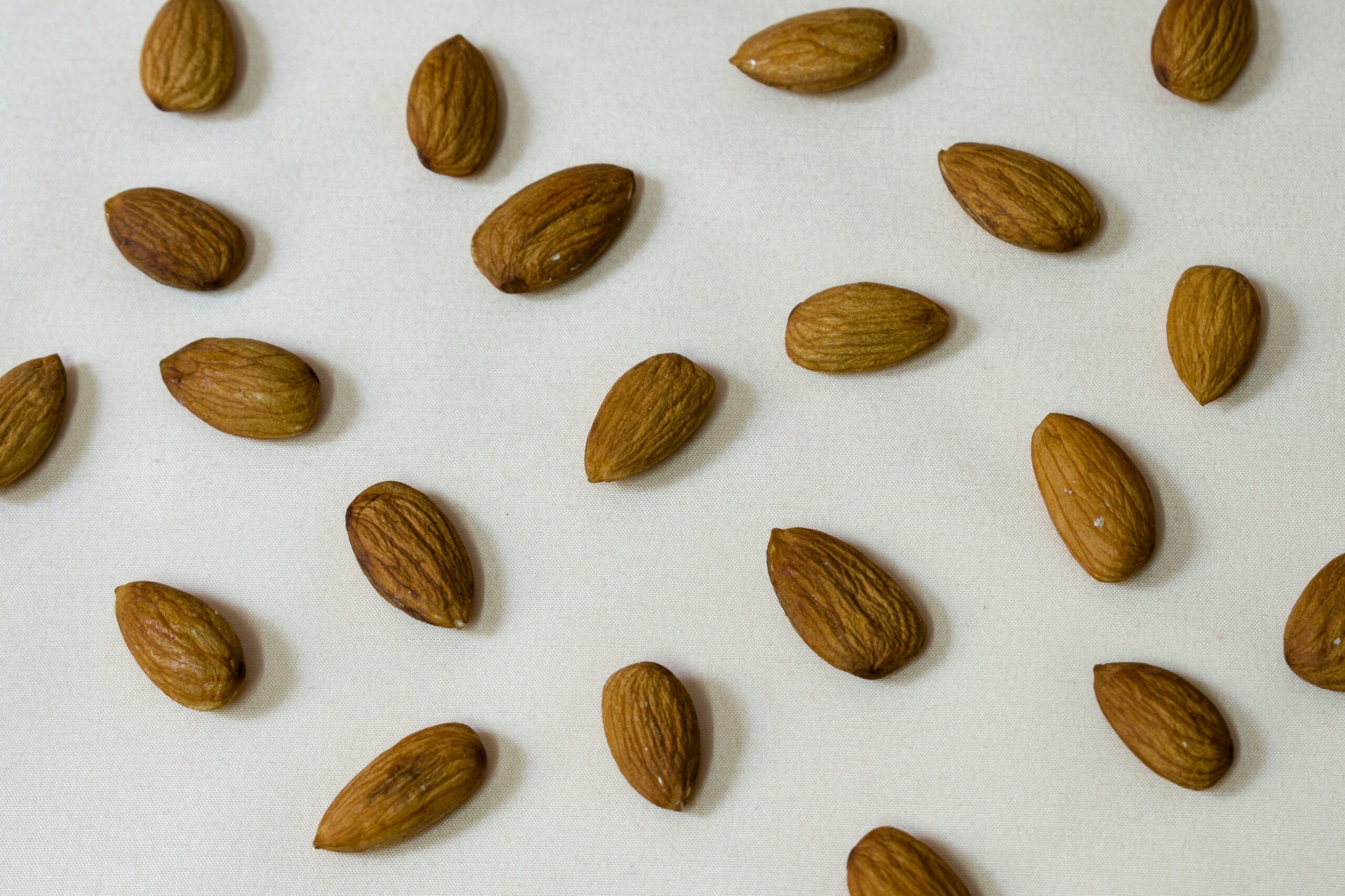 Almonds: What Are, Health Benefits, Nutrients, and Safety