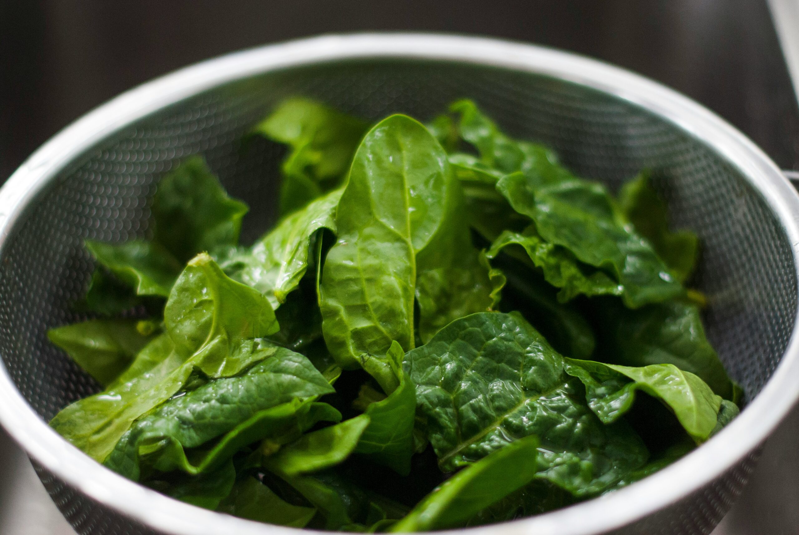 Spinach: What Is, Health Benefits, Content, and Contraindications