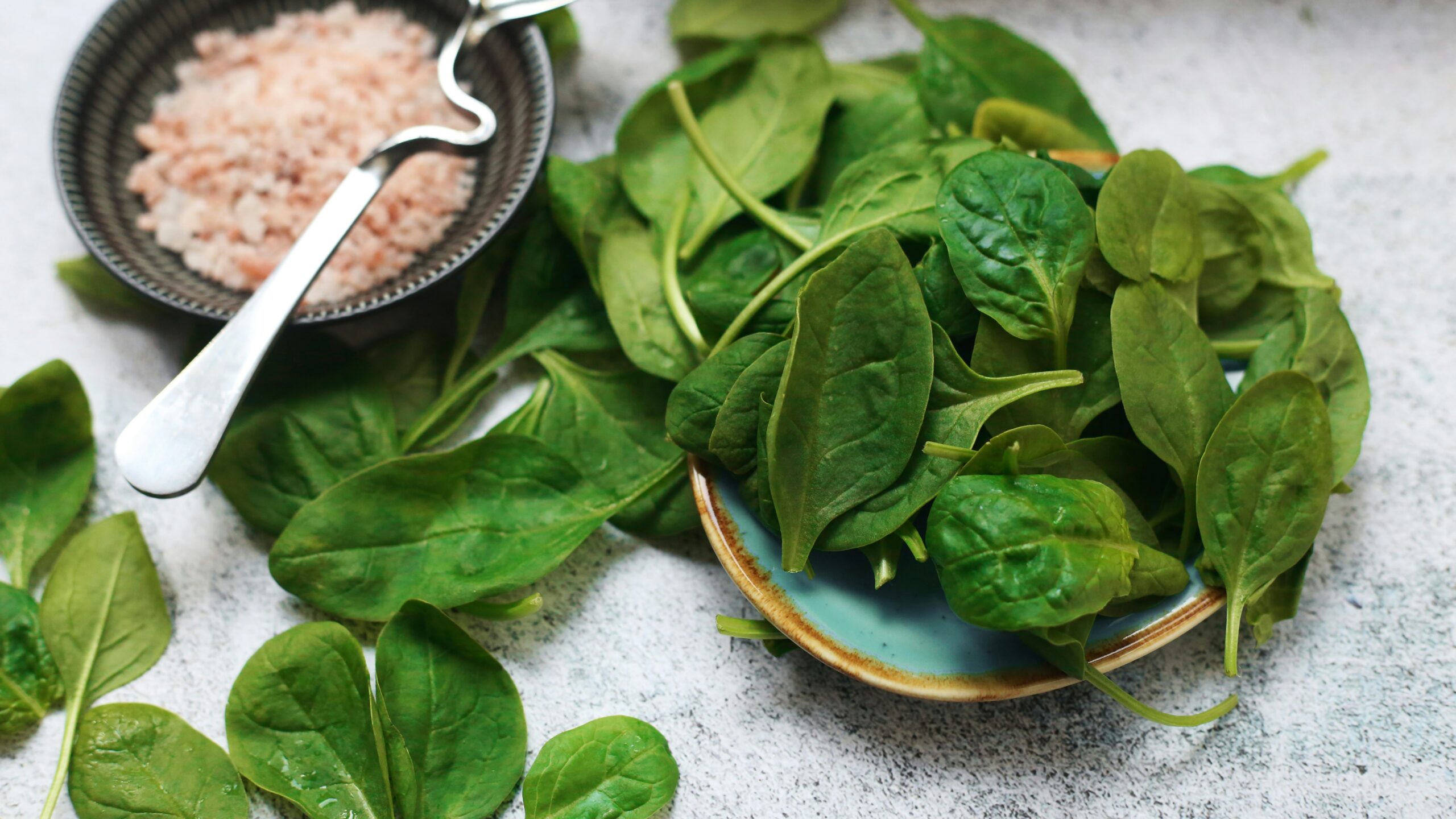 Spinach: What Is, Health Benefits, Content, and Contraindications