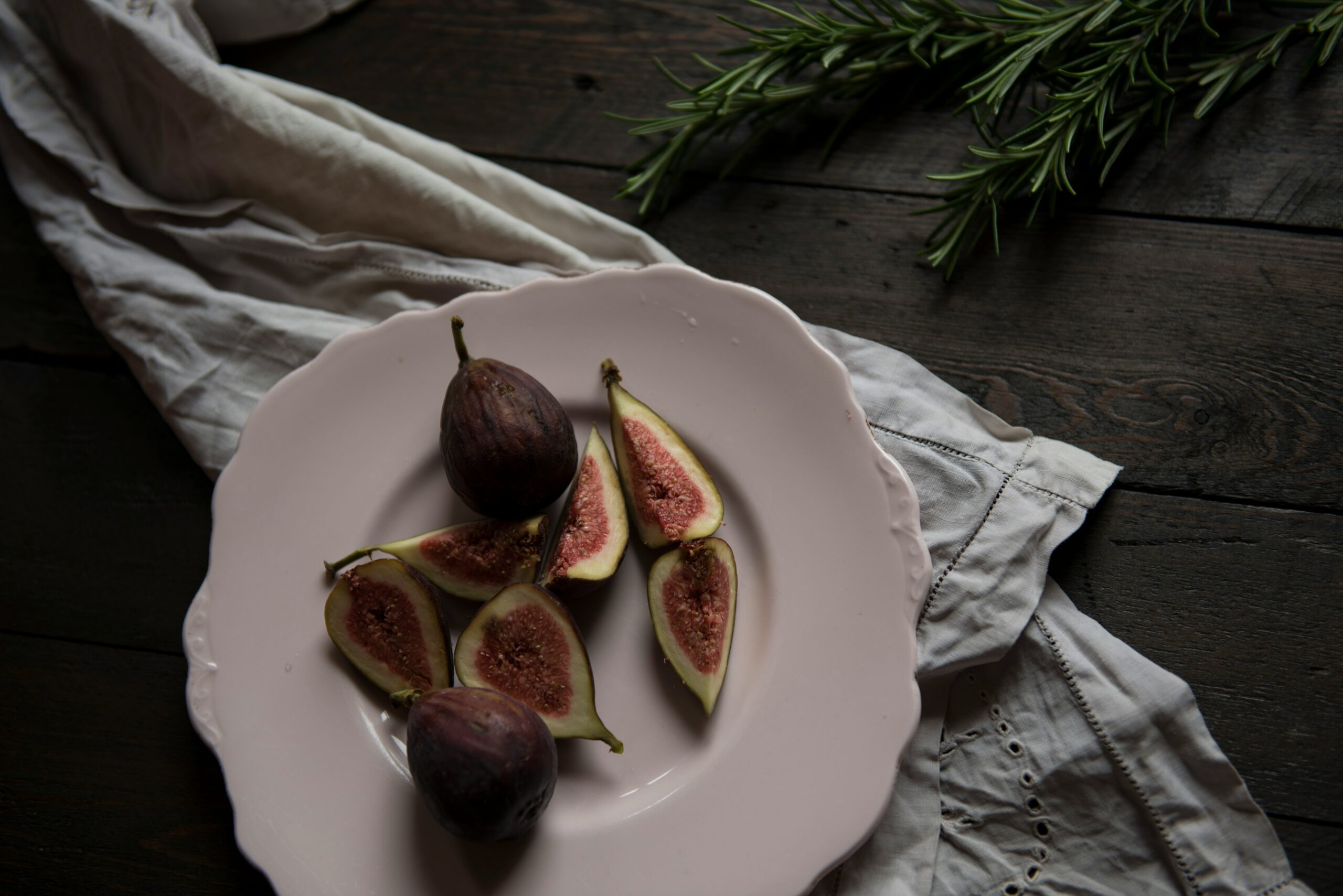 Figs: What Are, Health Benefits, Content, and Side Effects