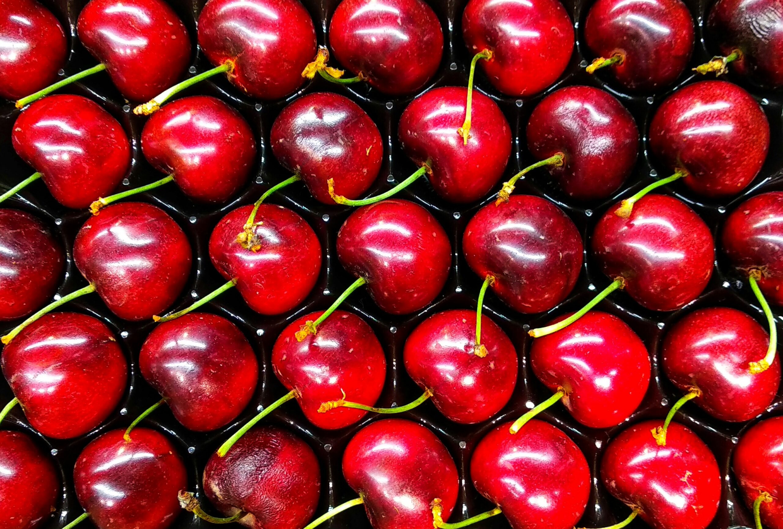 Cherry: What Is, Health Benefits, Content, and Safety