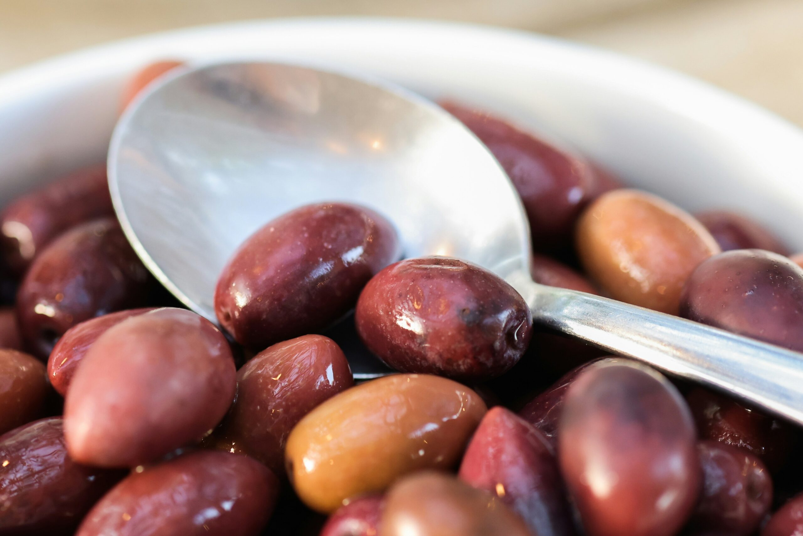 Olives: What Are, Types, Benefits, Content, and Safety